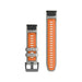 صورة لسير ساعة Garmin QuickFit® مقاس ٢٢ بلون رمادي مع برتقالي، يتميز بسهولة التبديل والمتانة والأناقة. متوفر في TaMiMi Projects بقطر.
